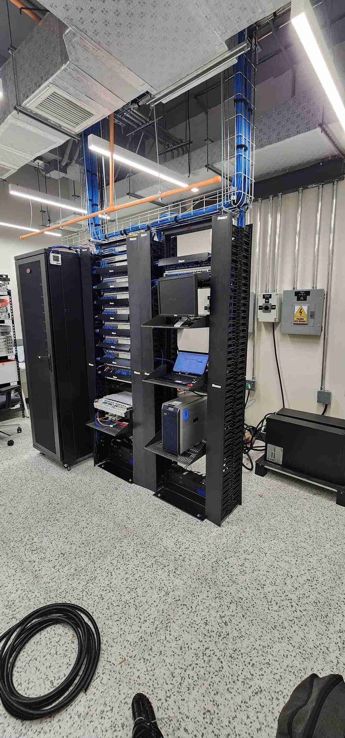 Instalaciones eléctricas certificadas para infraestructura crítica